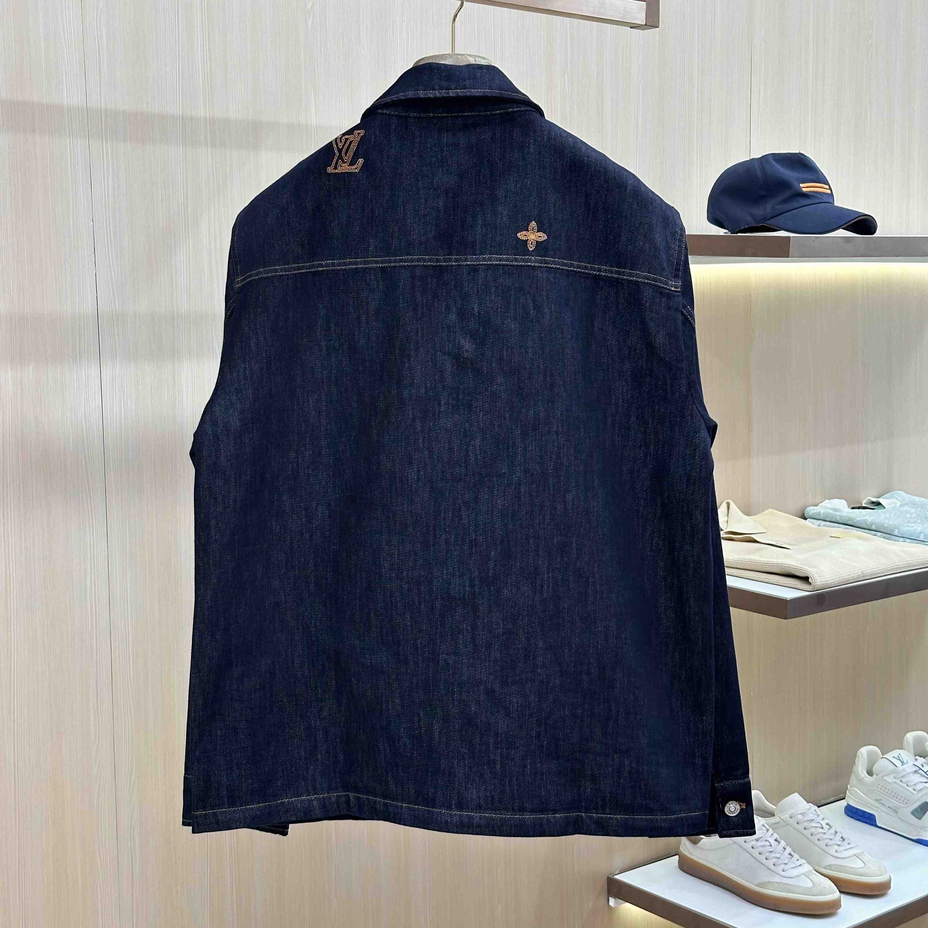 Louis Vuitton Embroidered Signature Denim Overshirt 1AKM0F - DesignerGu