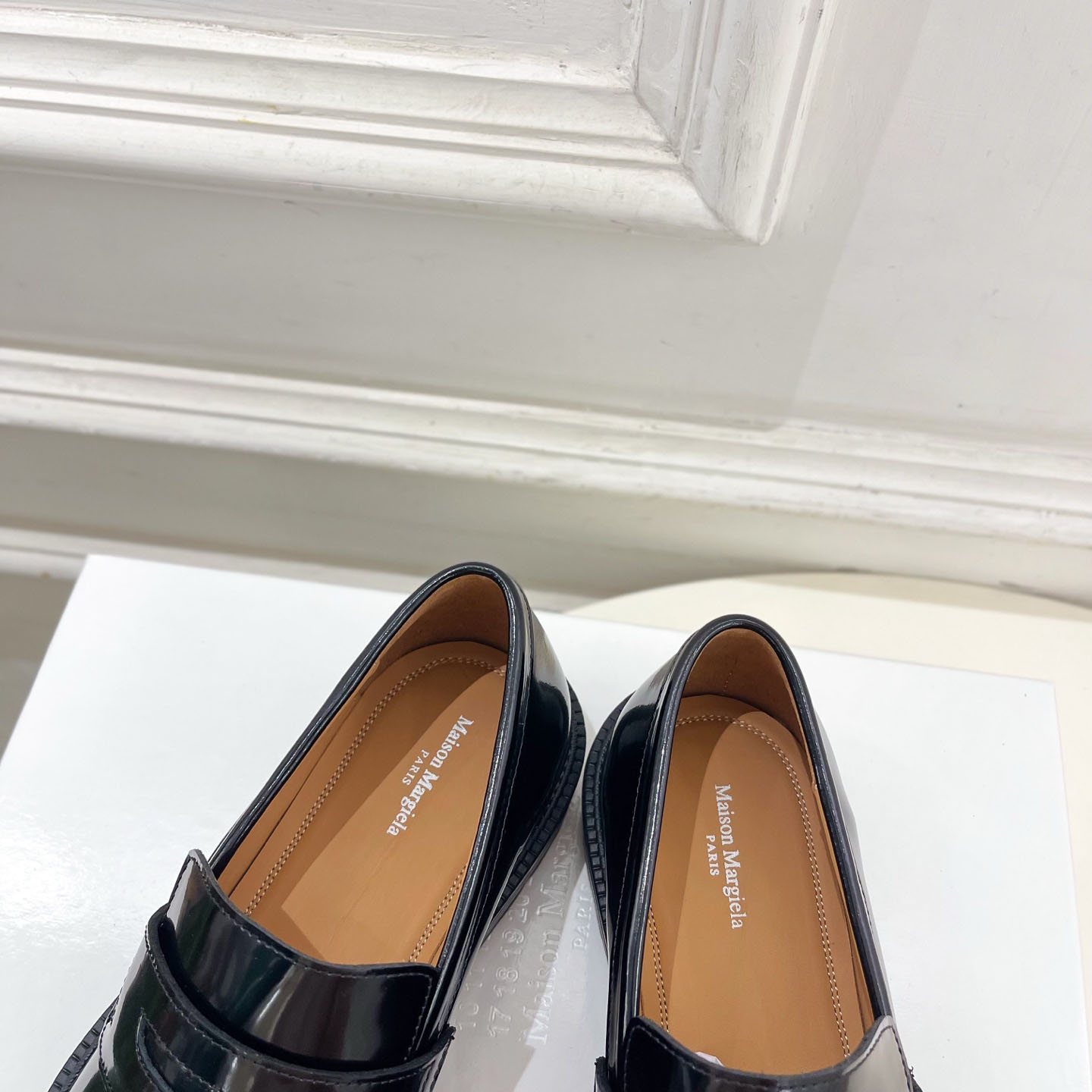 Maison Margiela Tabi Patent Leather Loafers - DesignerGu