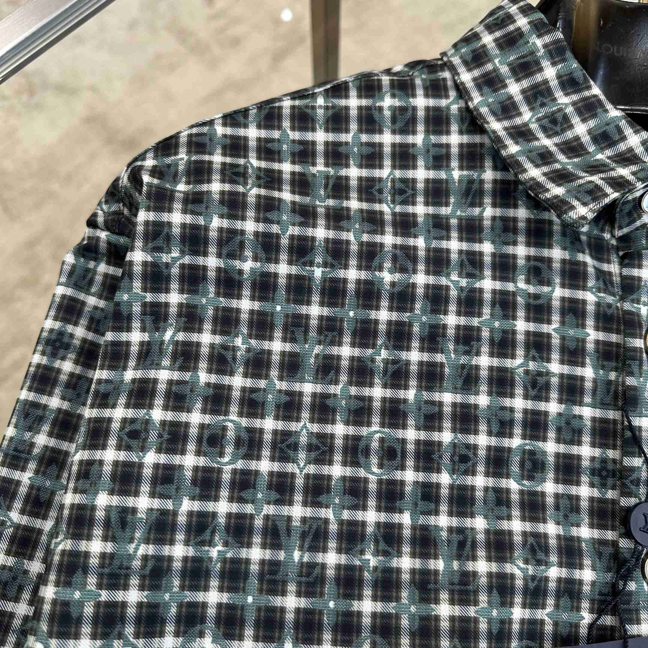 Louis Vuitton Monogram Long-Sleeved Shirt 1AKM1O - DesignerGu