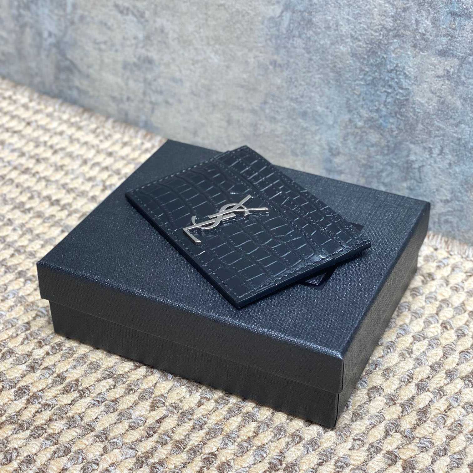 Saint Laurent Cassandre Card Case In Crocodile-Embossed Shiny Leather - DesignerGu