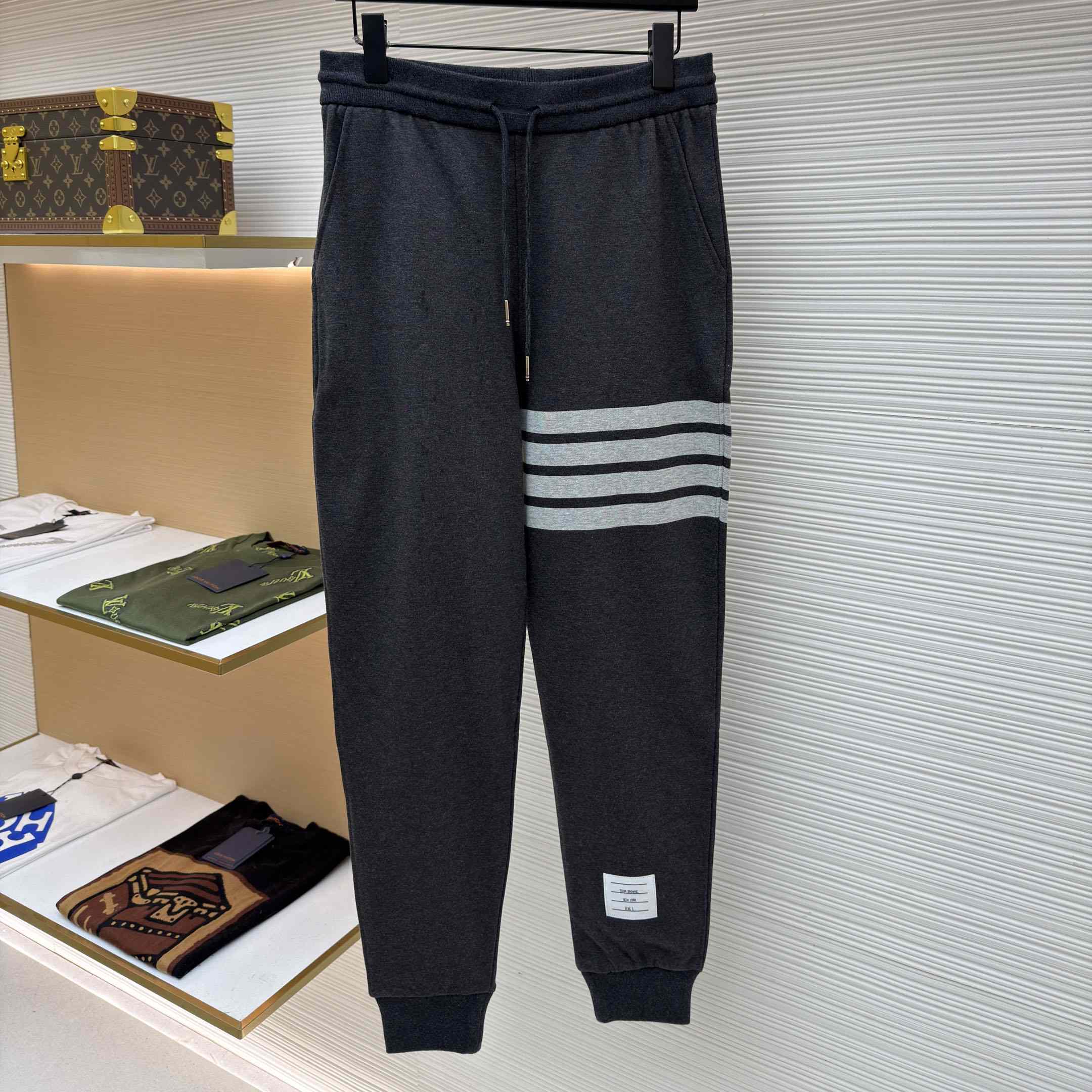 Thom Browne Classic Loopback 4-Bar Sweatpants - DesignerGu