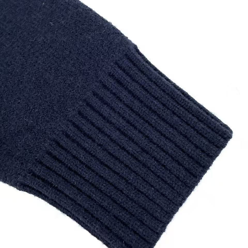 AMI Paris Ami De Coeur Sweater - DesignerGu