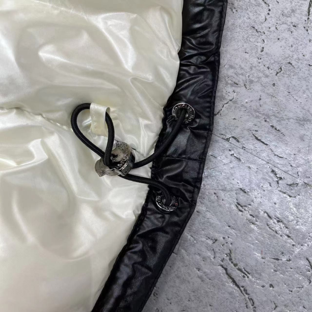 Moncler Women's Abbaye Short Down Jacket - DesignerGu