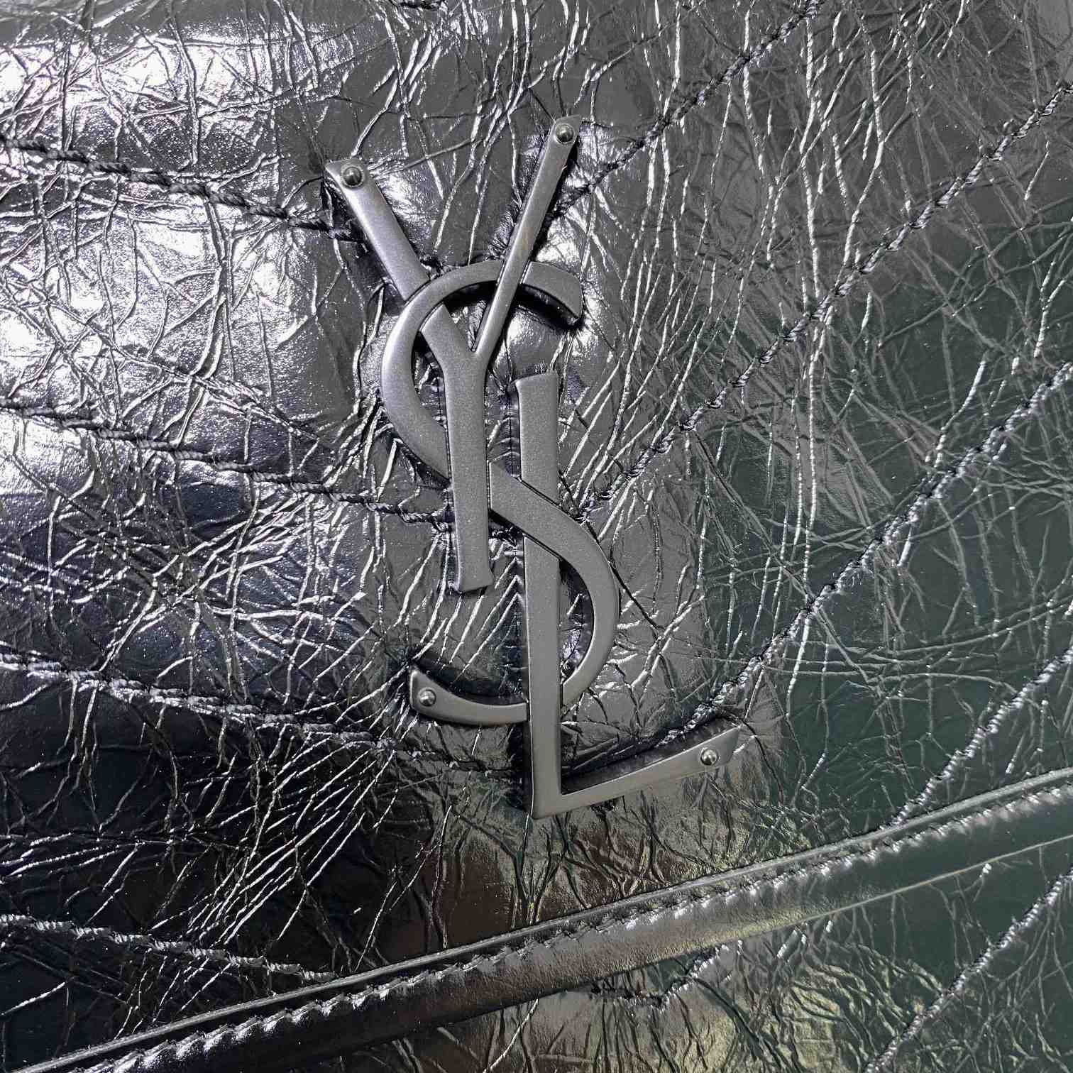 Saint Laurent Niki Medium Chain Bag In Crinkled Vintage Leather  - DesignerGu