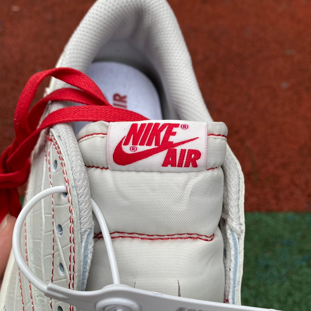 Tracis Scott x Air Jordan 1 Low Golf TS Sneaker      DM7866-601 - DesignerGu