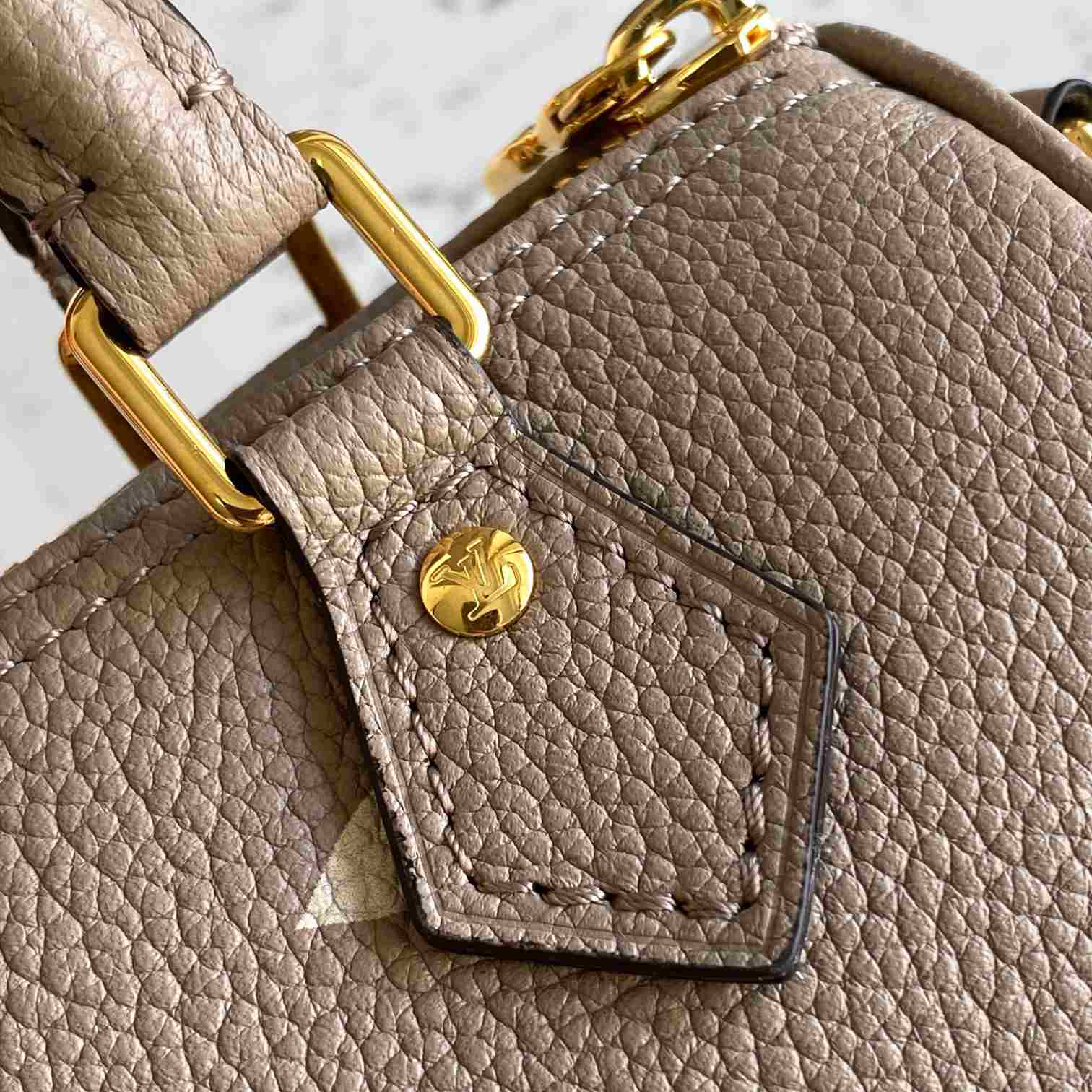 Louis Vuitton Nano Speedy       M82890 - DesignerGu
