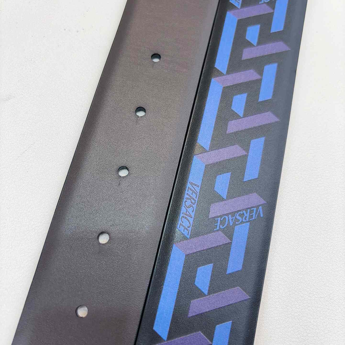 Versace Reversible Leather Belt    40mm - DesignerGu