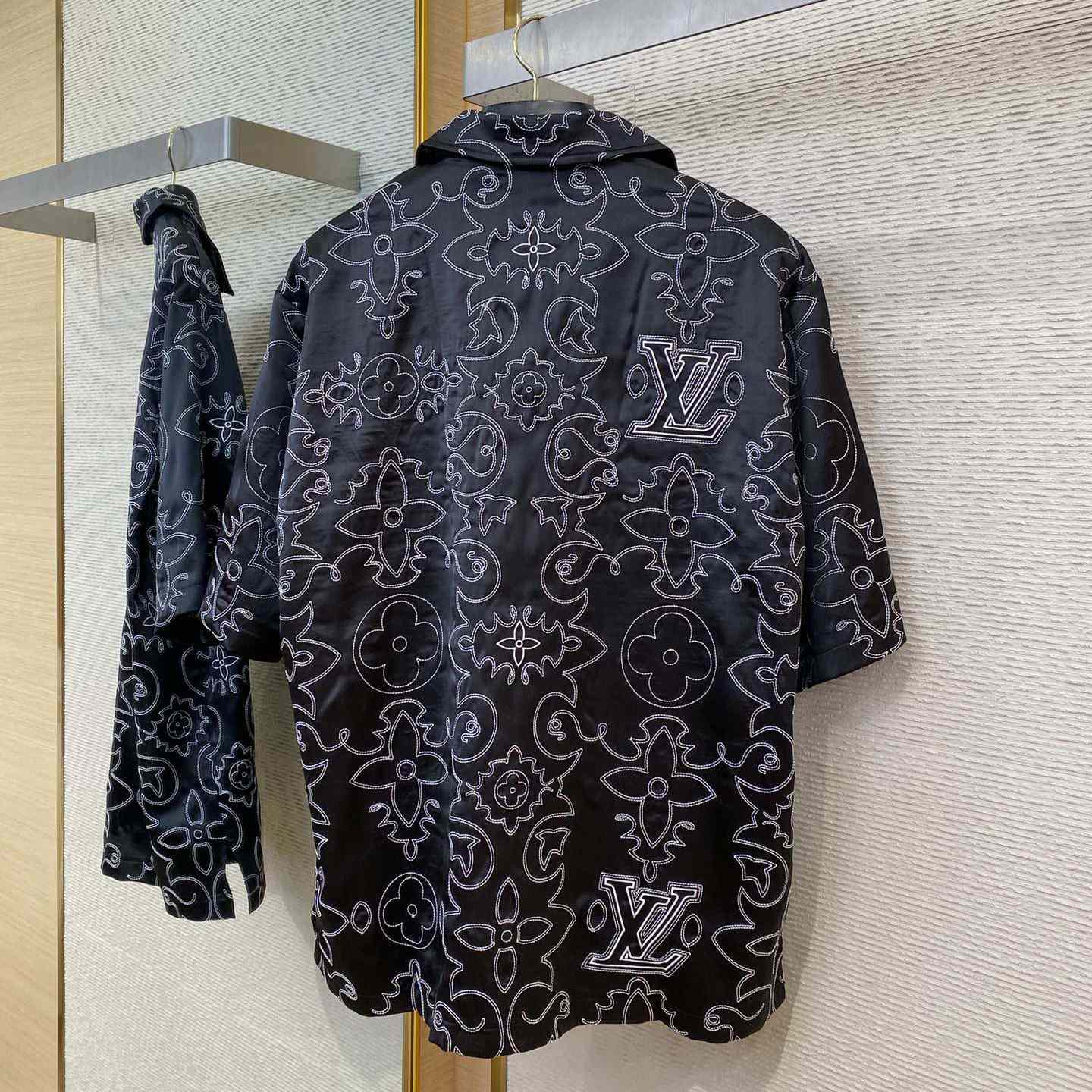Louis Vuitton Printed Short-Sleeved Silk Shirt   1AFWS9 - DesignerGu