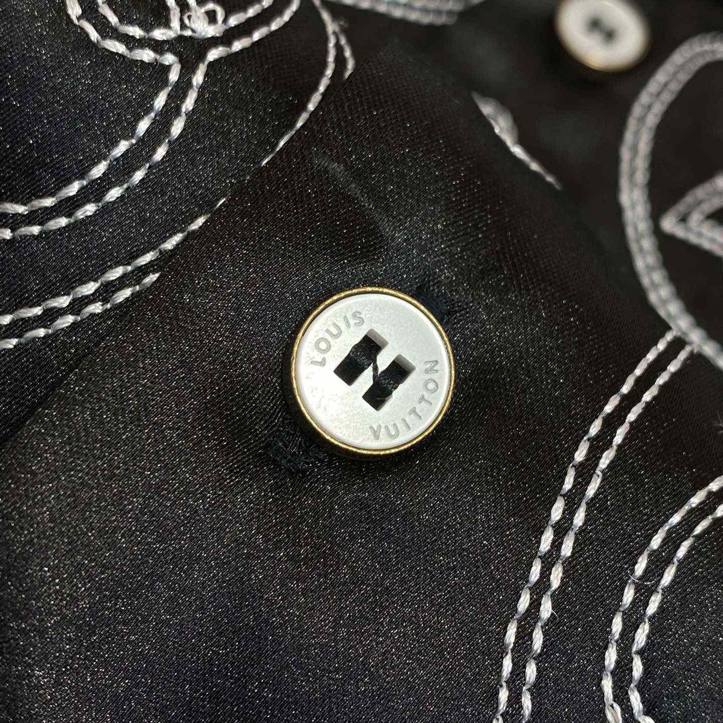 Louis Vuitton Printed Short-Sleeved Silk Shirt   1AFWS9 - DesignerGu