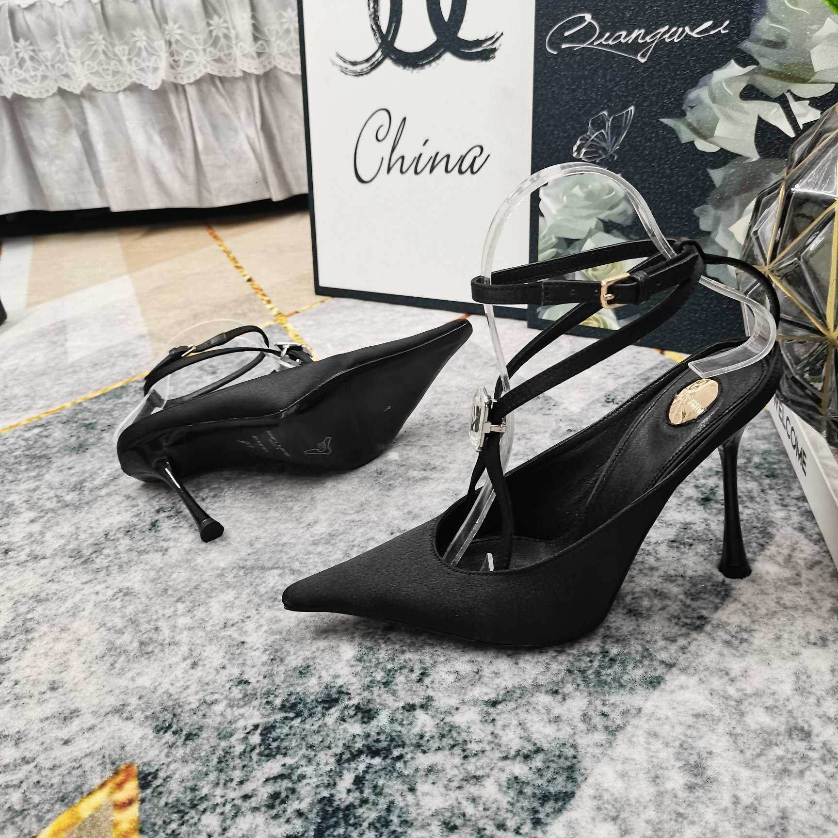 Saint Laurent Harlow Pumps In Satin Crepe And Crystals - DesignerGu