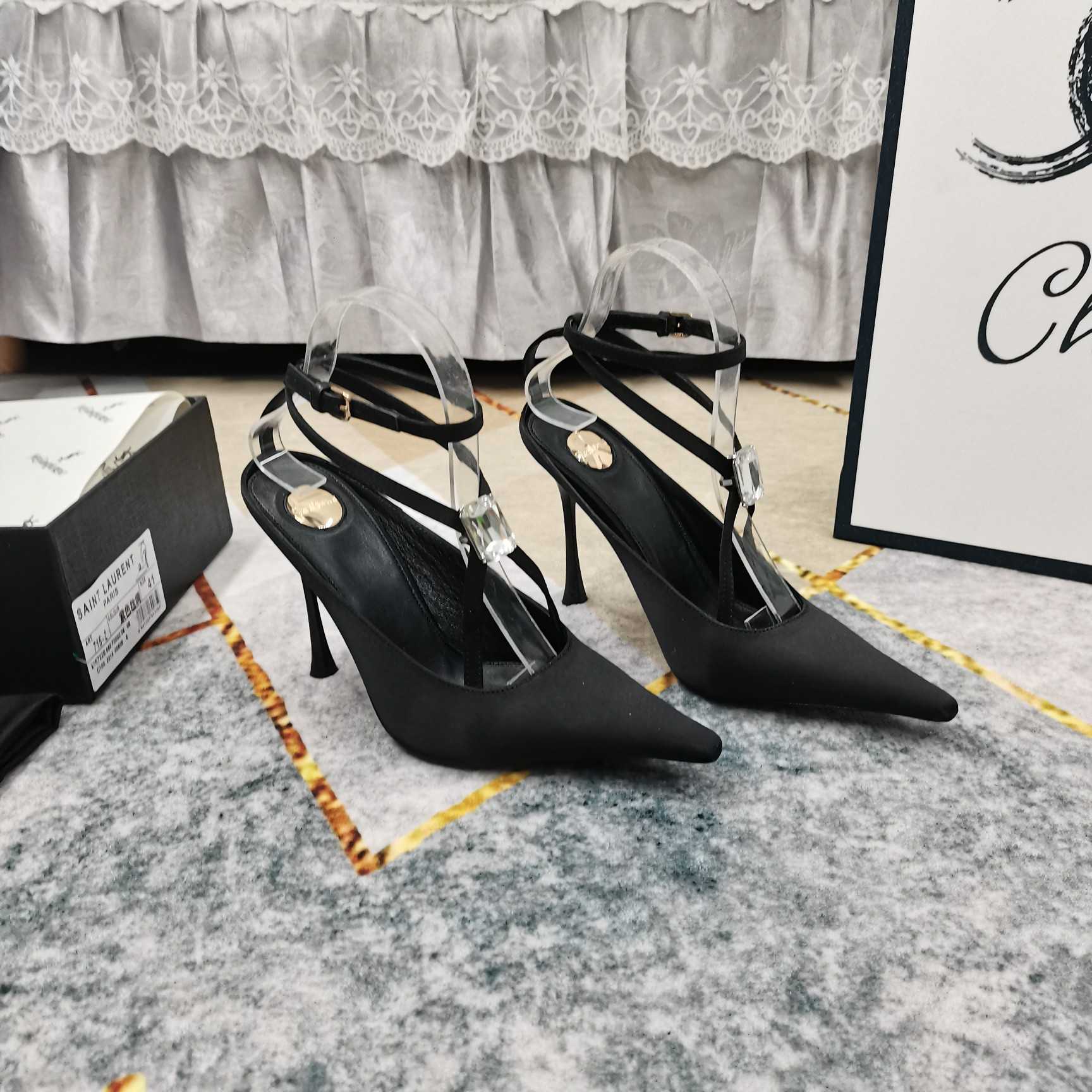 Saint Laurent Harlow Pumps In Satin Crepe And Crystals - DesignerGu