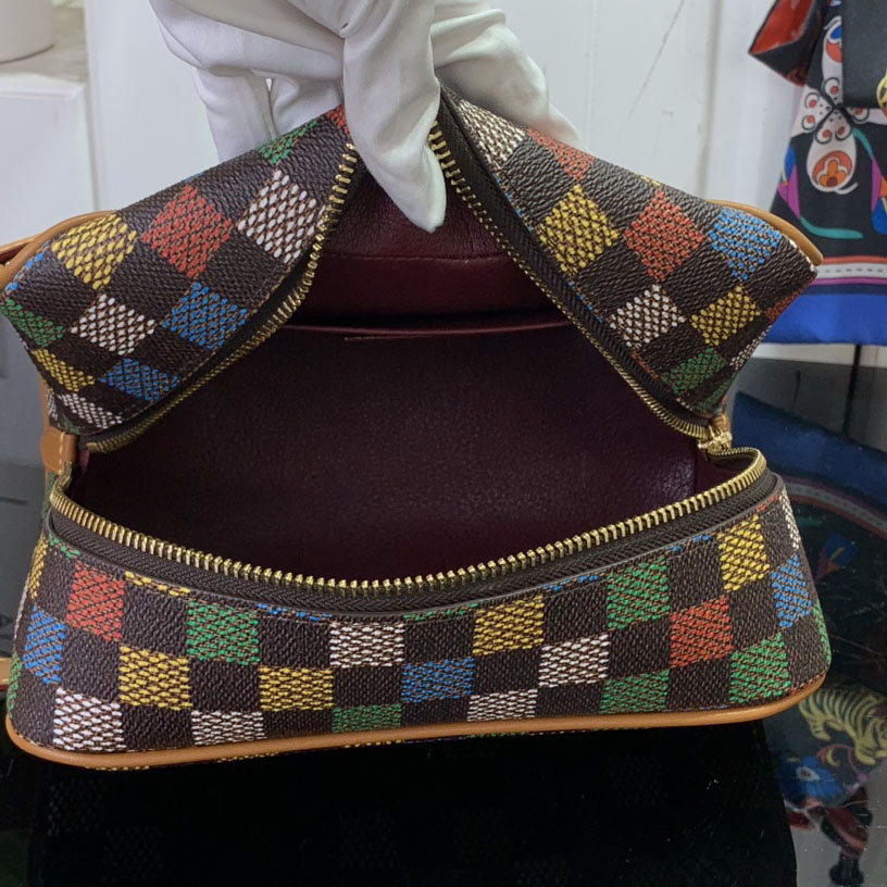 Louis Vuitton Locker Dopp Kit   N00151 - DesignerGu