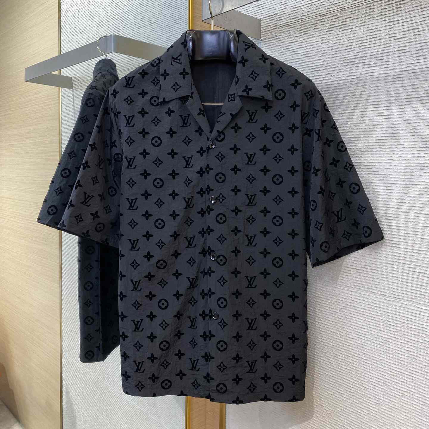 Louis Vuitton Flocked  Monogram Short-Sleeved Shirt - DesignerGu