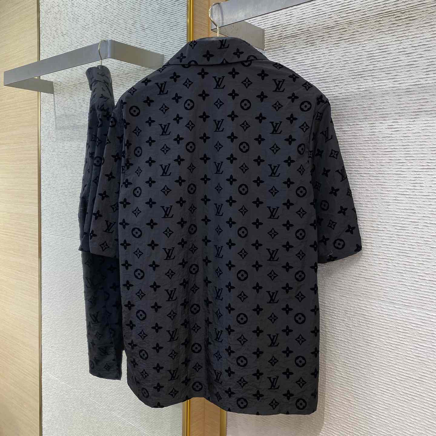 Louis Vuitton Flocked  Monogram Short-Sleeved Shirt - DesignerGu