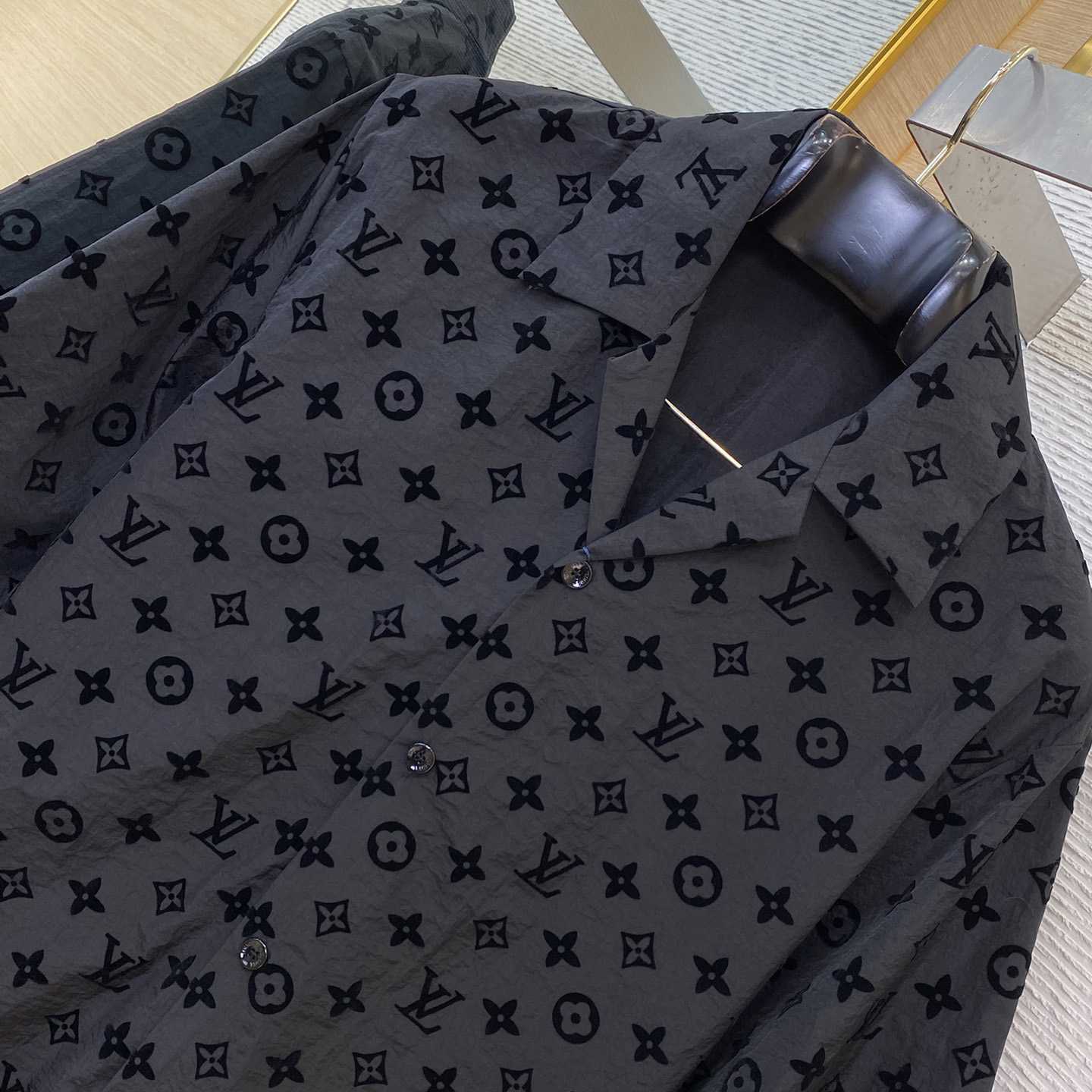 Louis Vuitton Flocked  Monogram Short-Sleeved Shirt - DesignerGu