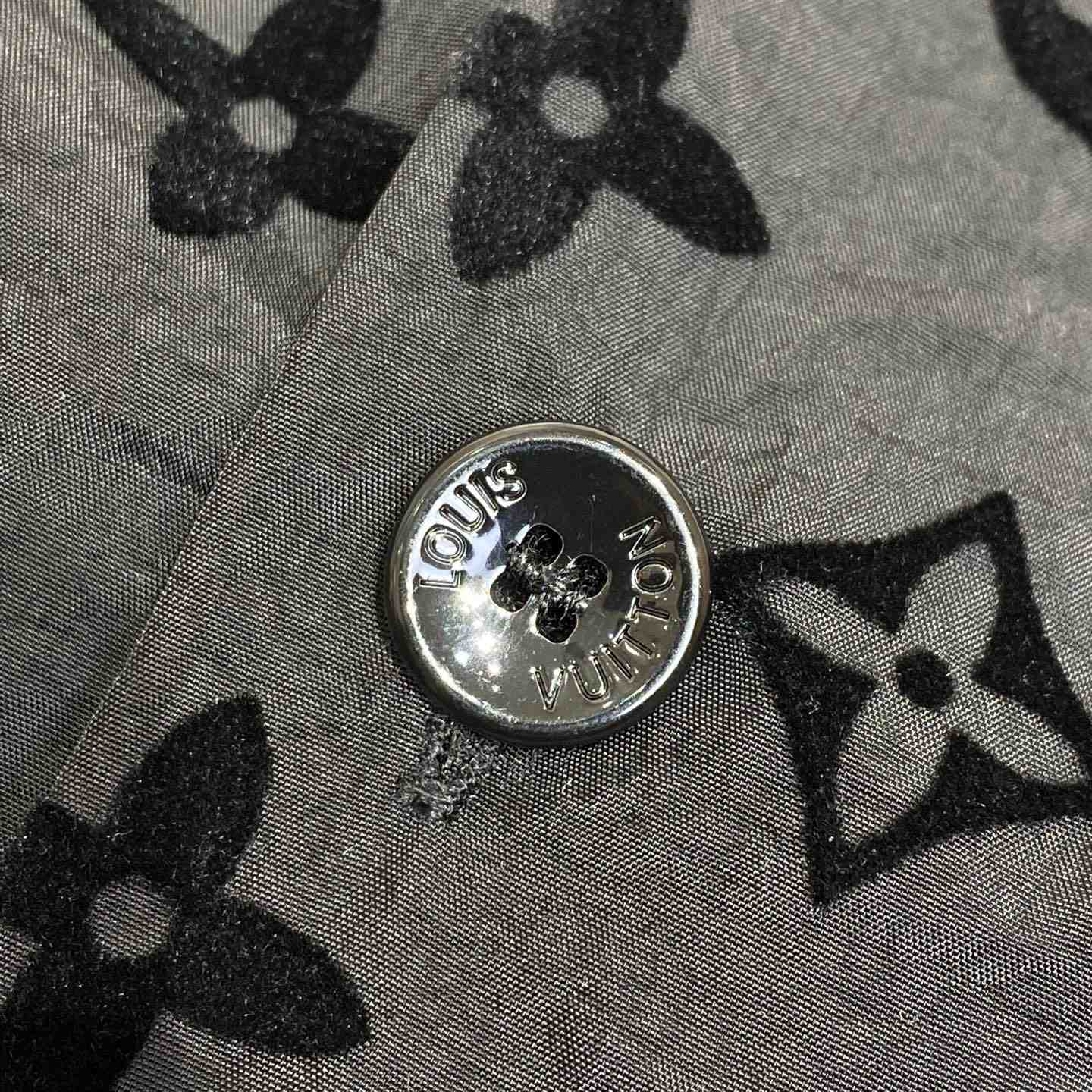 Louis Vuitton Flocked  Monogram Short-Sleeved Shirt - DesignerGu