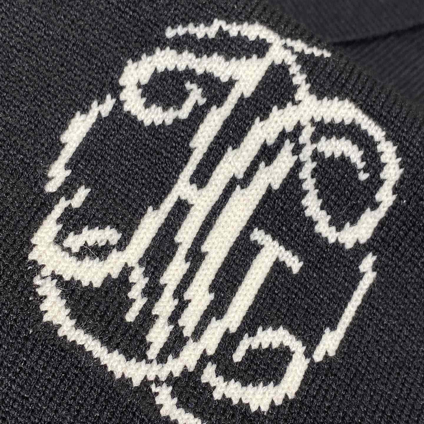 Givenchy Polo In Knit with HG Jacquard - DesignerGu