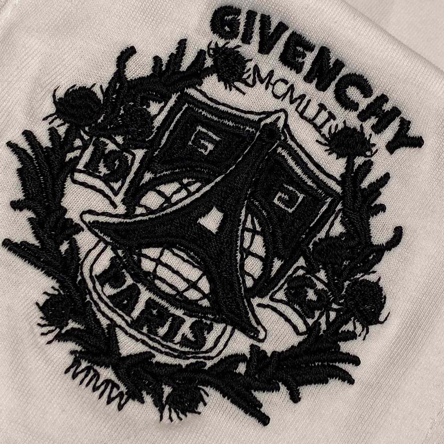 Givenchy Pocket Classic Fit Tee - DesignerGu