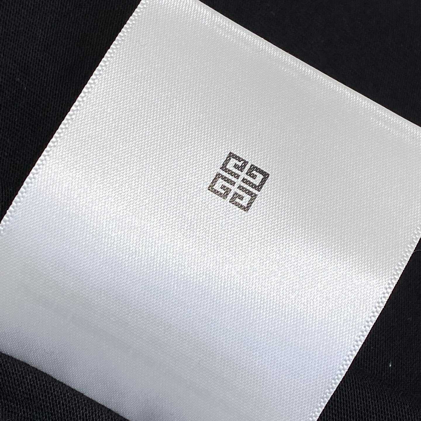 Givenchy Pocket Classic Fit Tee - DesignerGu