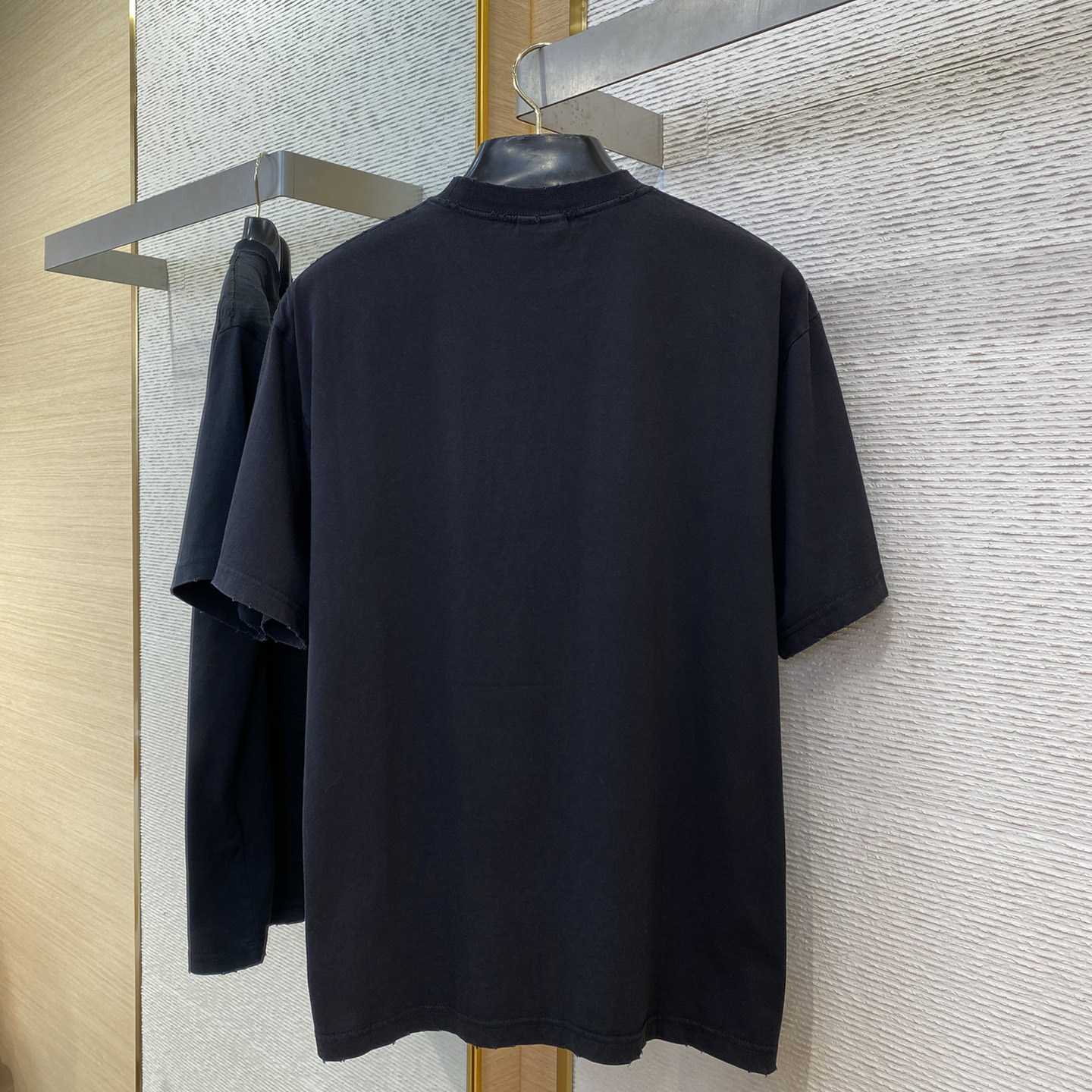 Balenciaga Men's Black Logo T-shirt - DesignerGu