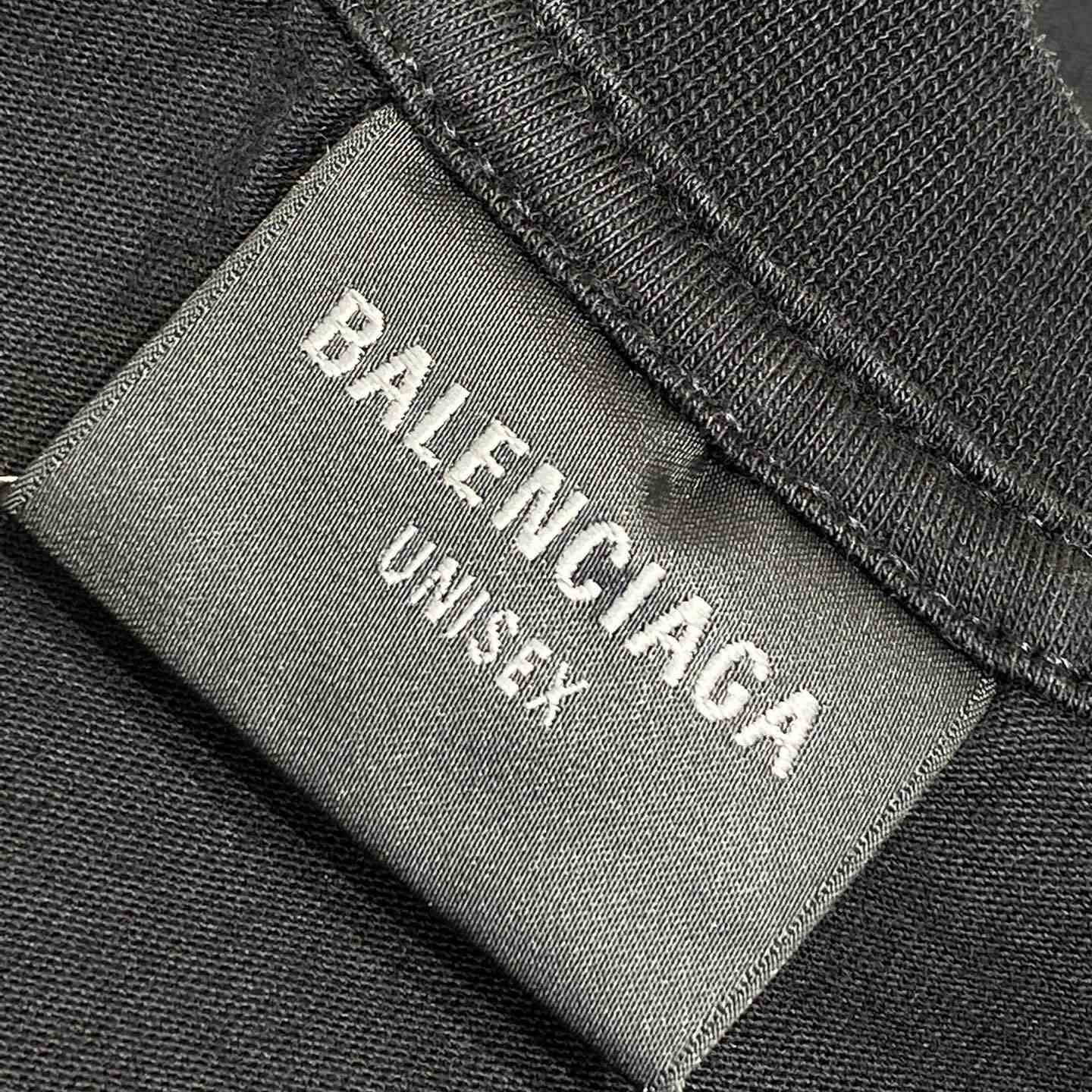 Balenciaga Men's Black Logo T-shirt - DesignerGu