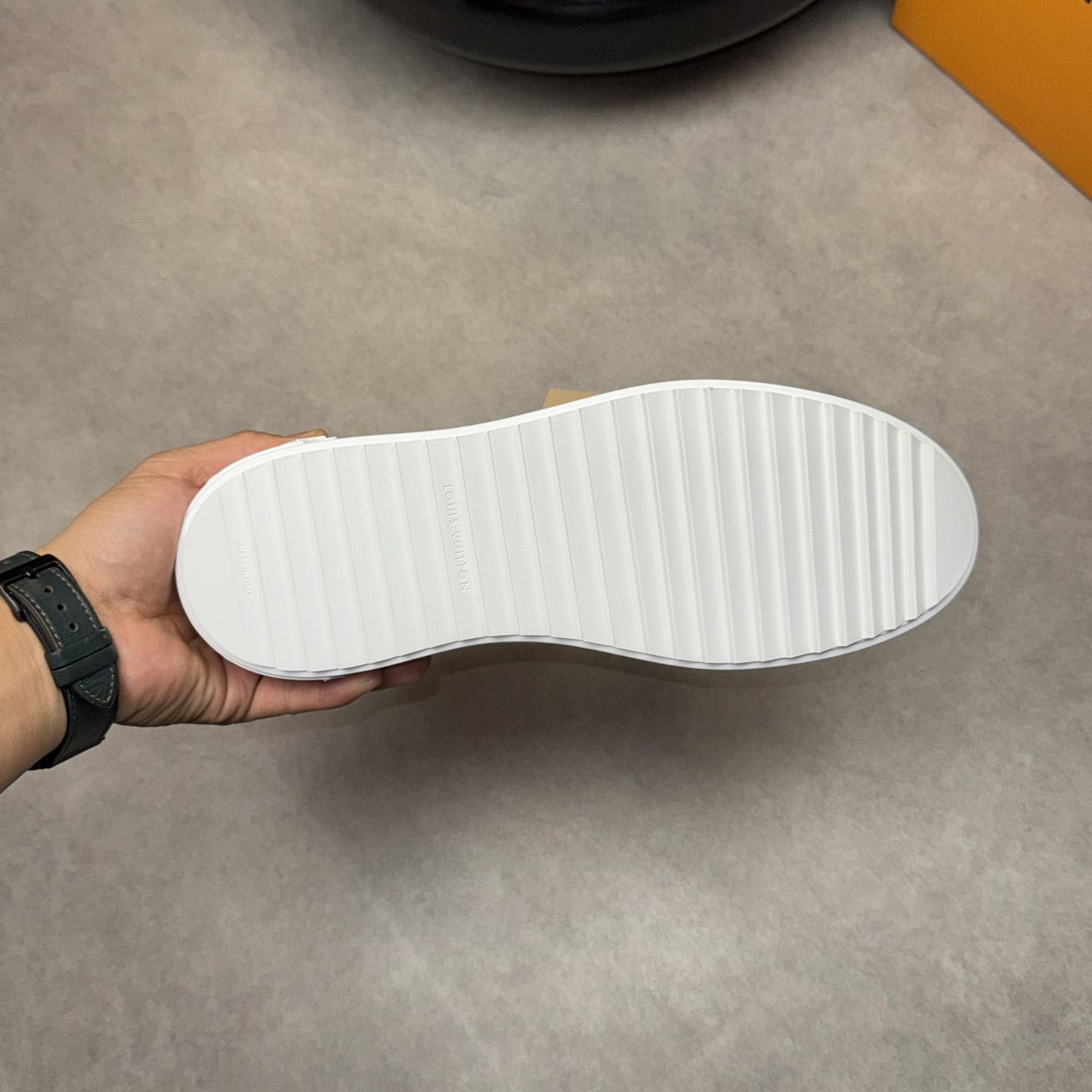 Louis Vuitton Sneaker - DesignerGu