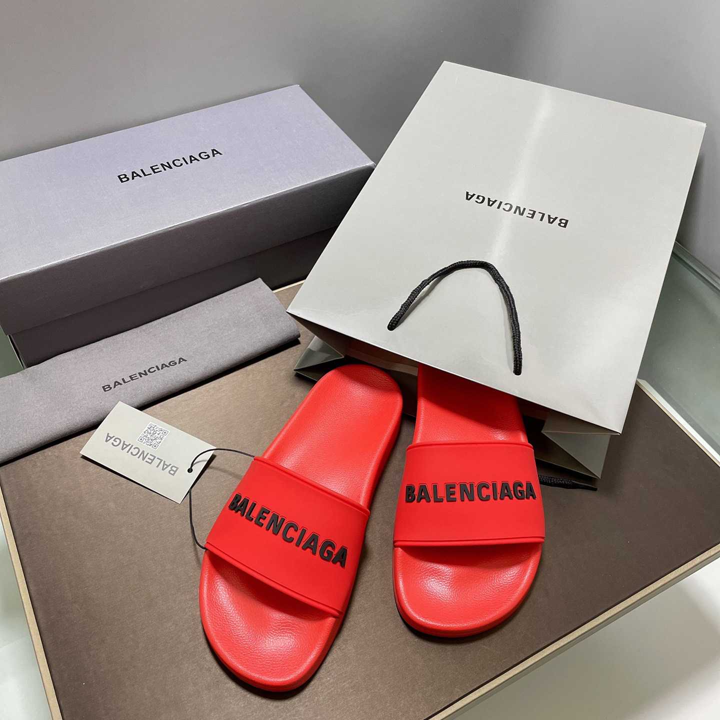 Balenciaga Pool Slide - DesignerGu
