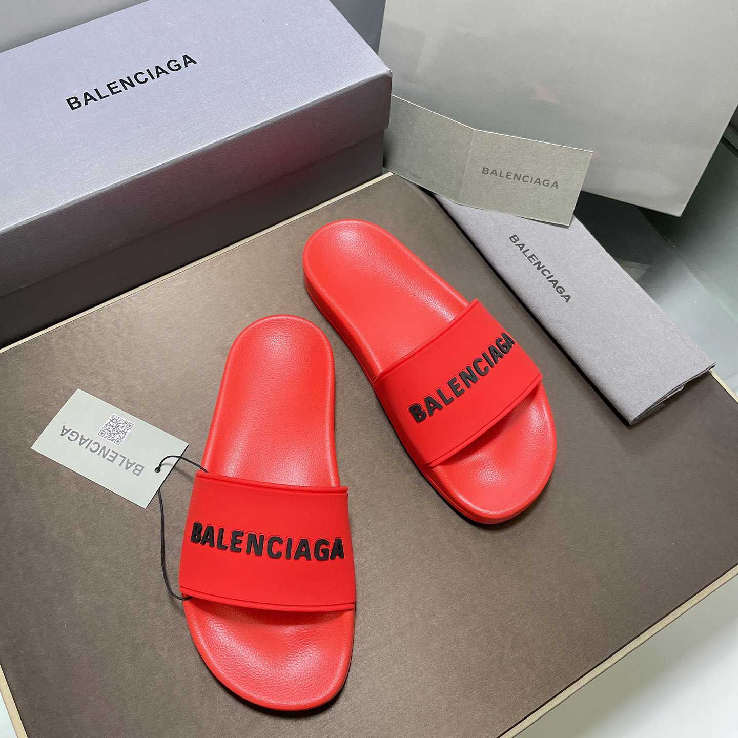 Balenciaga Pool Slide - DesignerGu