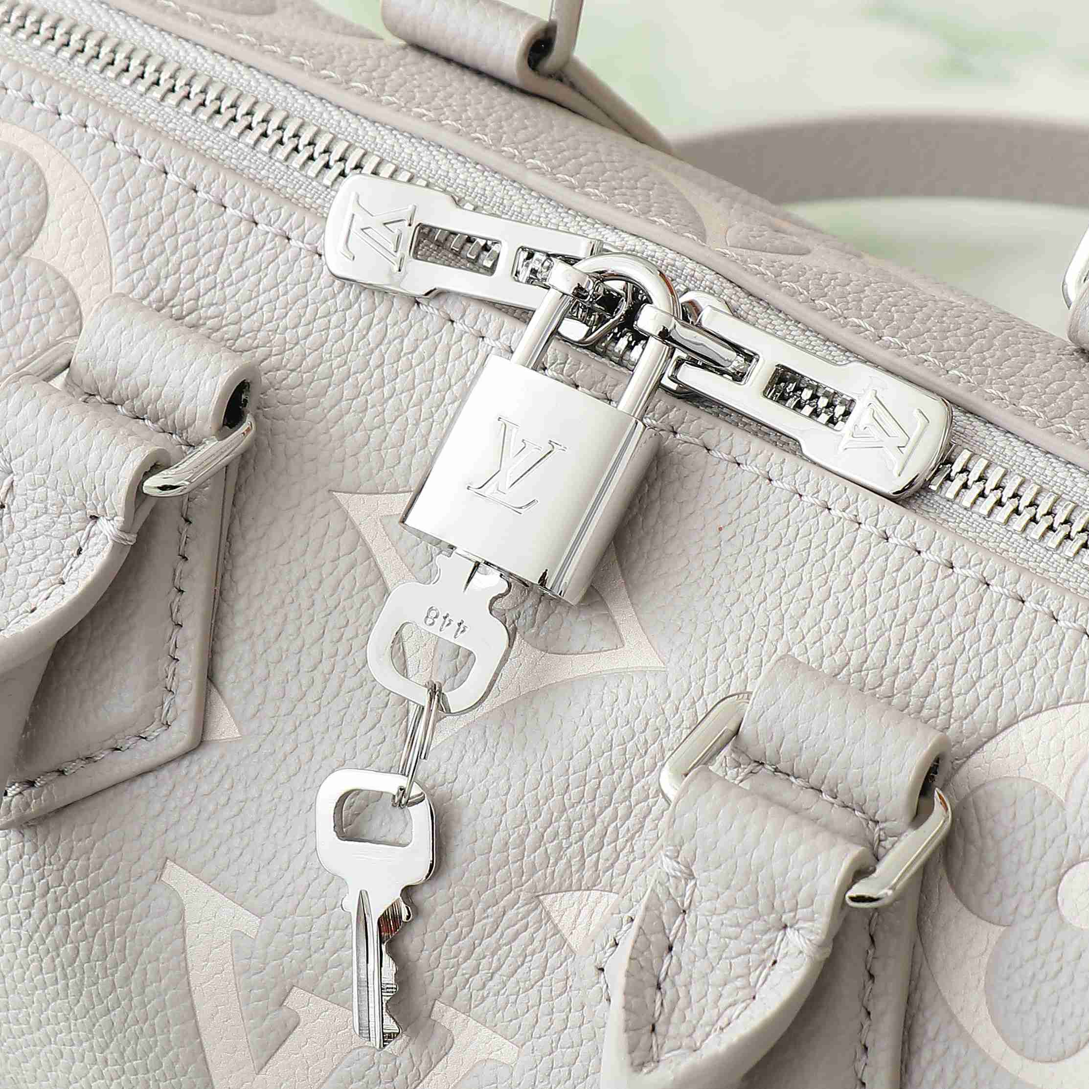 Louis Vuitton Speedy Bandoulière 20   M14207 - DesignerGu