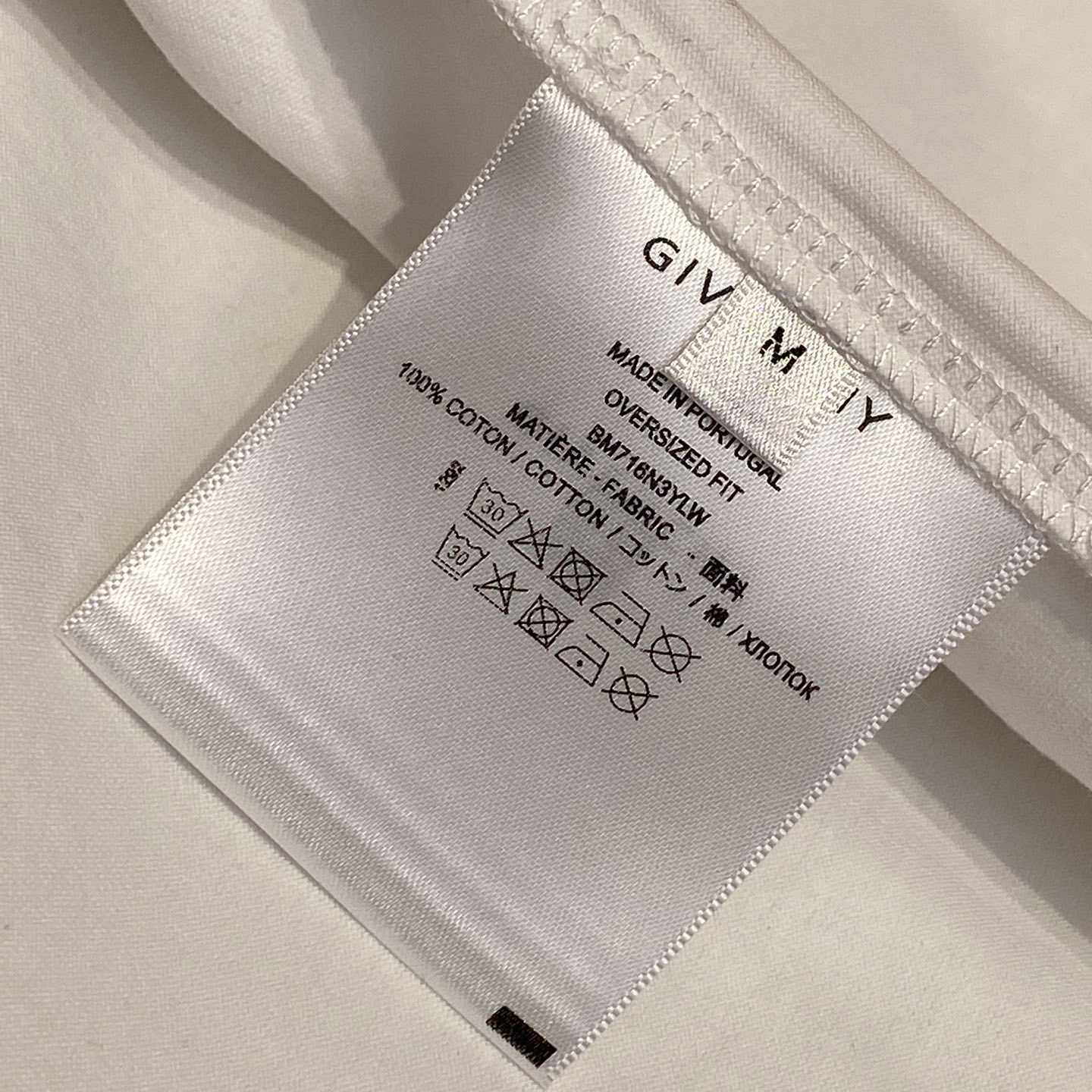 Givenchy Reverse t-shirt in cotton with Hubert objects - DesignerGu