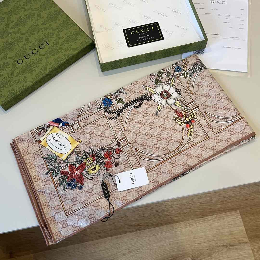 Gucci Printed Silk Carré - DesignerGu