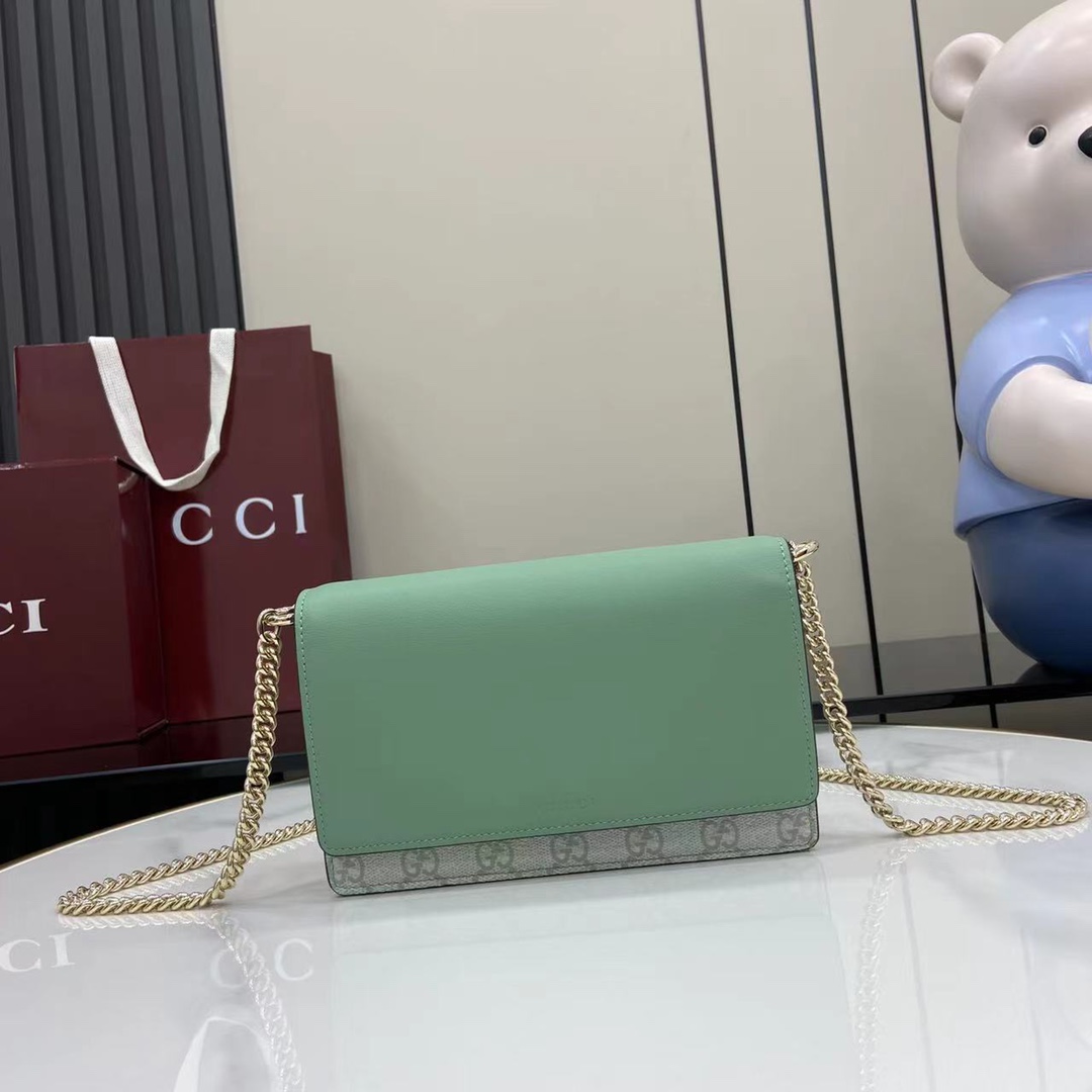Gucci GG Emblem Wallet On Chain - DesignerGu