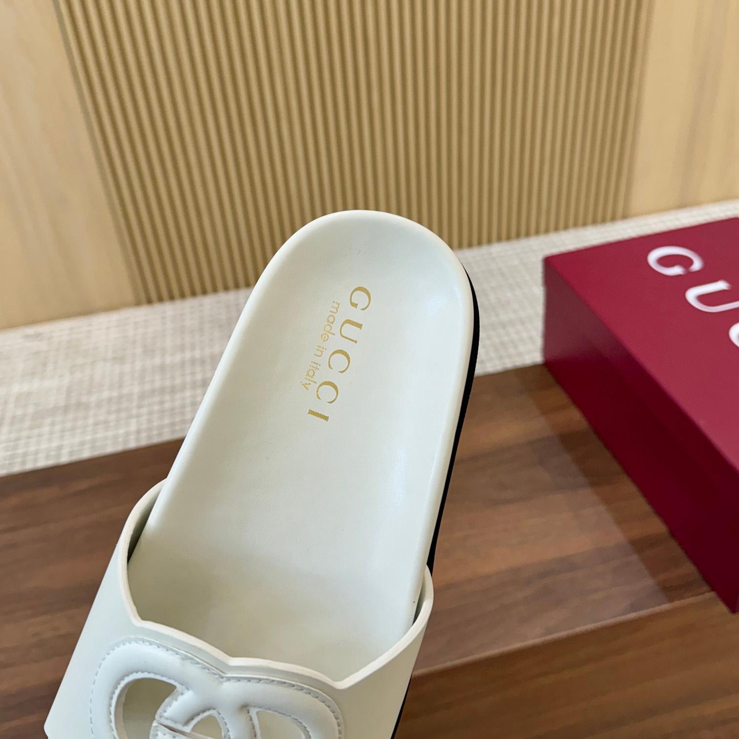 Gucci Women's Interlocking G Slide Sandal - DesignerGu