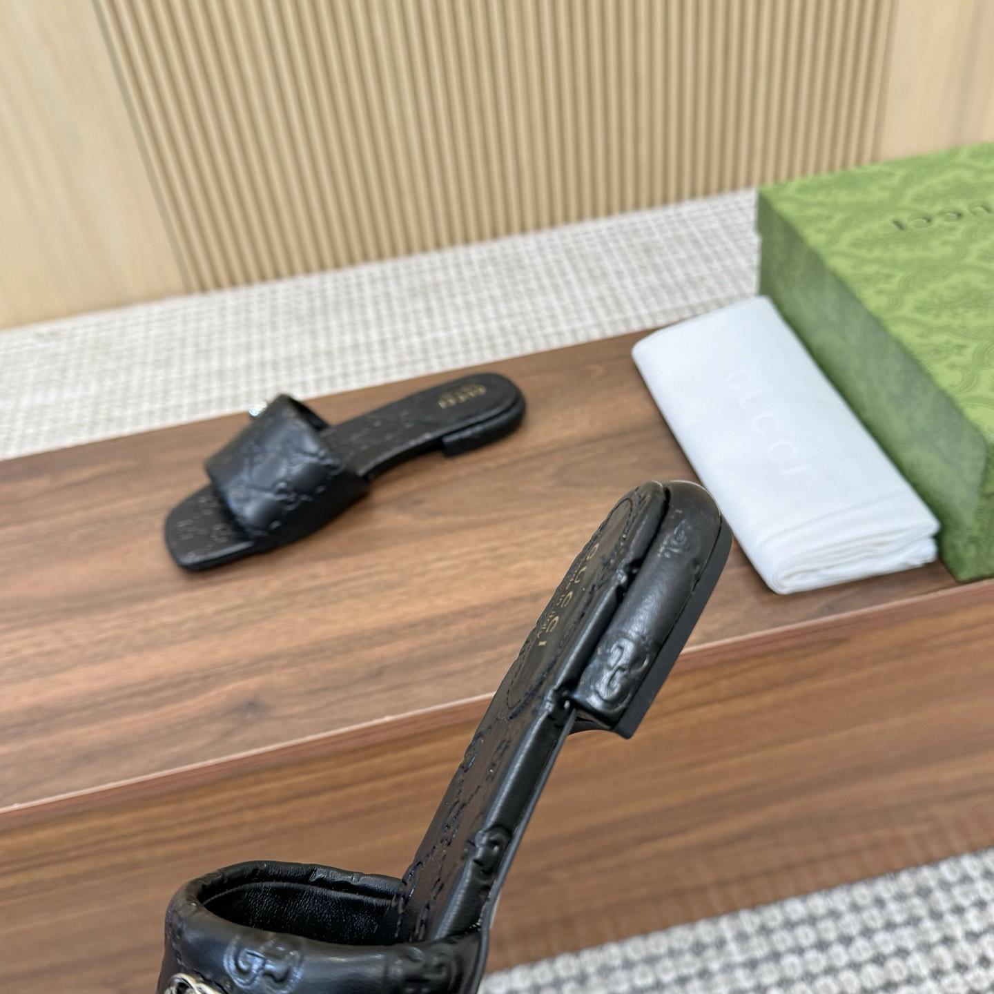 Gucci Women's Slide Sandal With Double G - DesignerGu