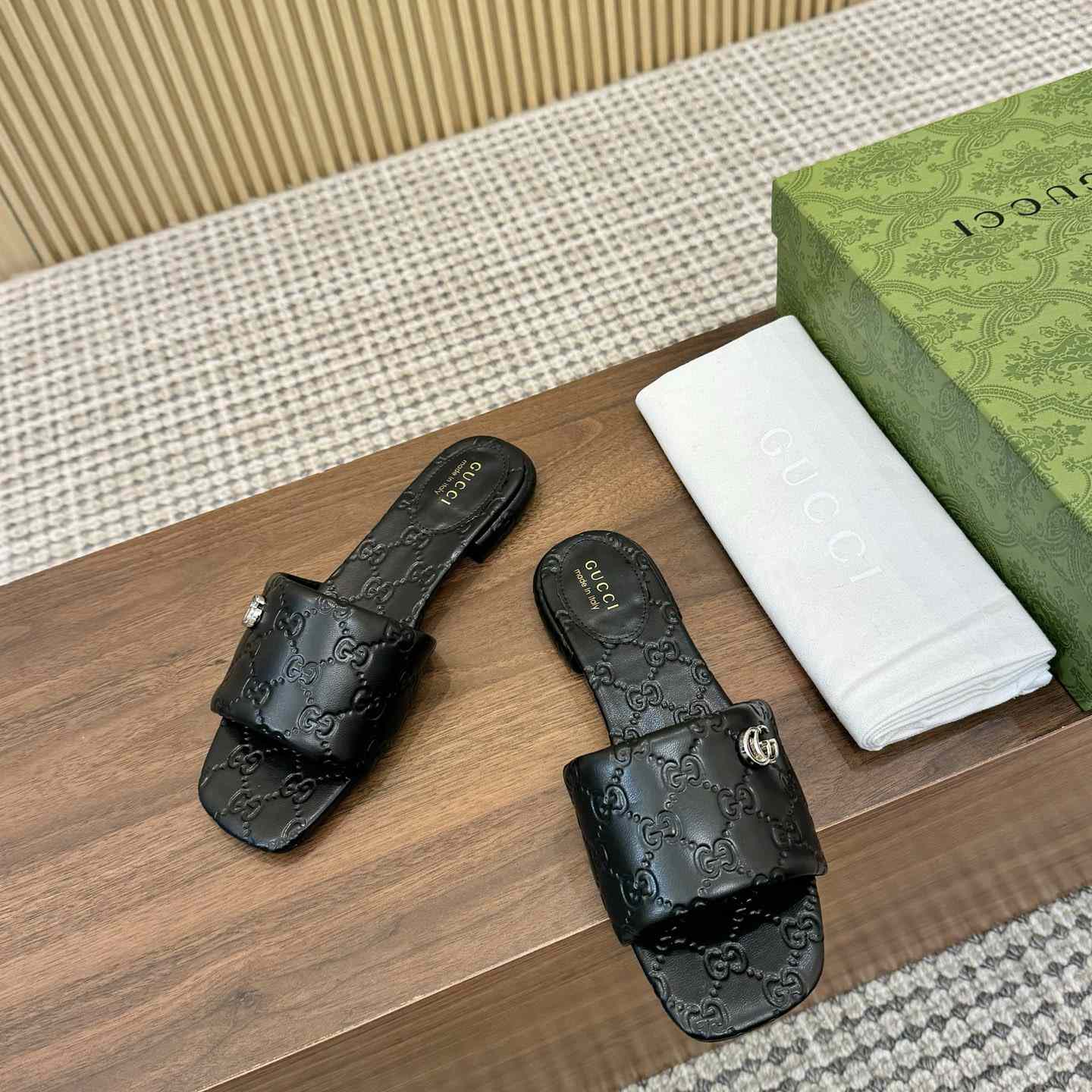 Gucci Women's Slide Sandal With Double G - DesignerGu