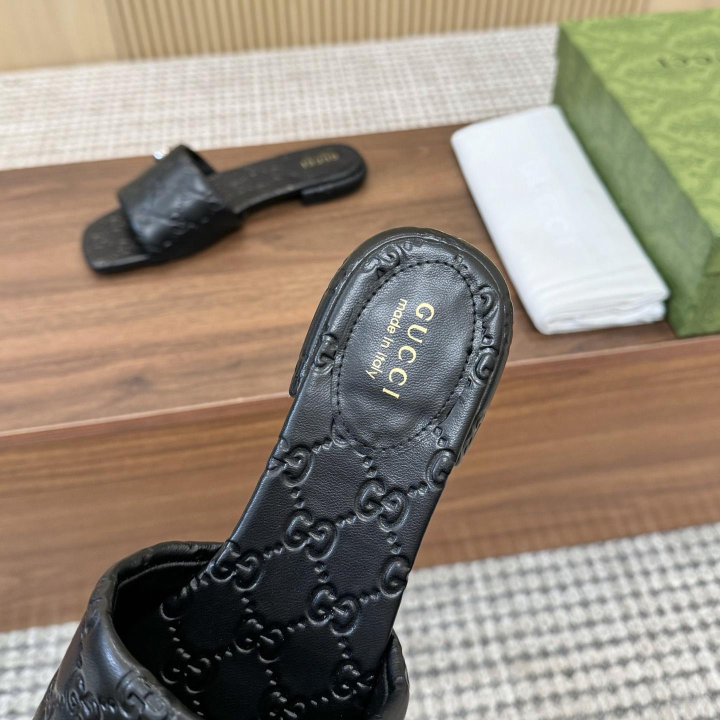 Gucci Women's Slide Sandal With Double G - DesignerGu