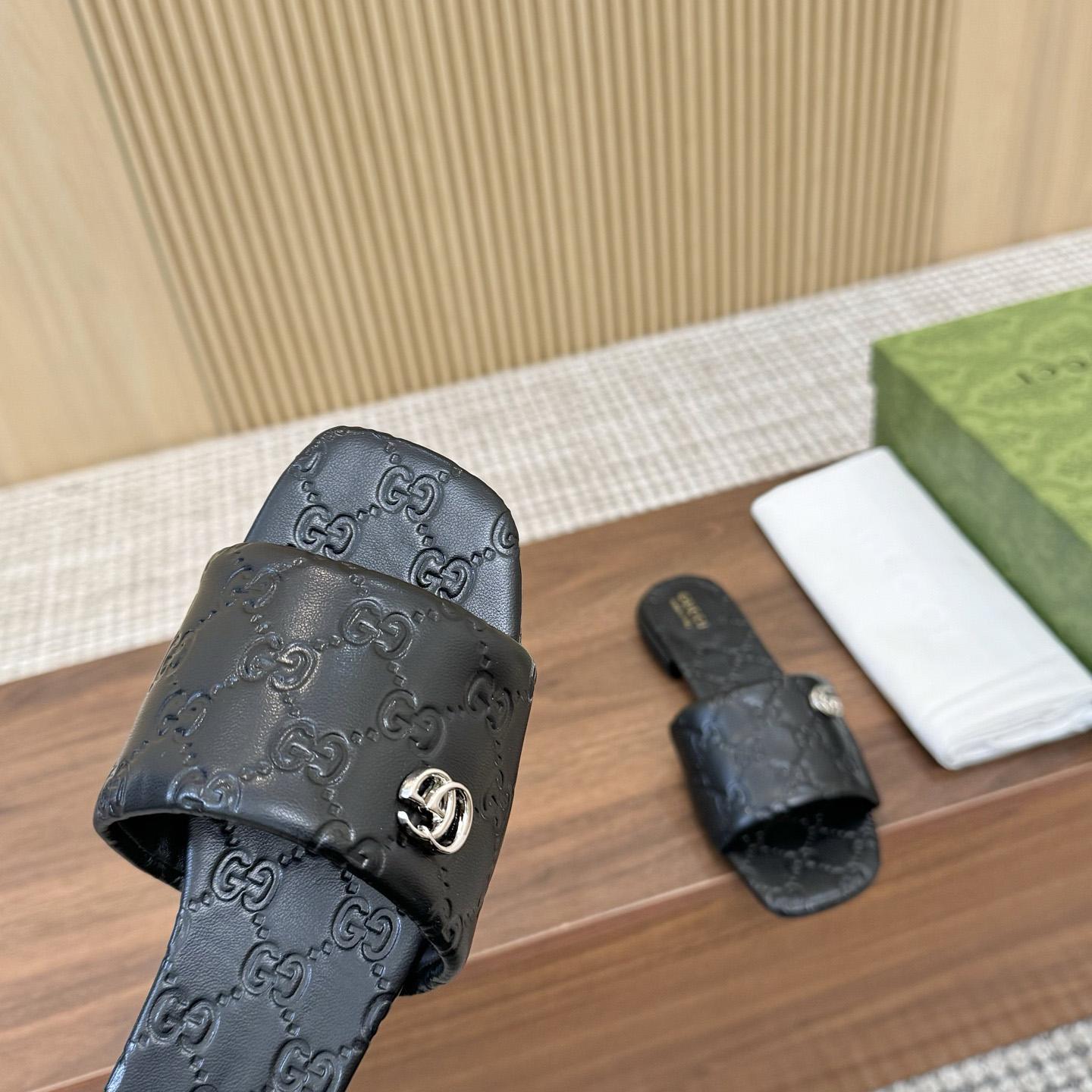 Gucci Women's Slide Sandal With Double G - DesignerGu