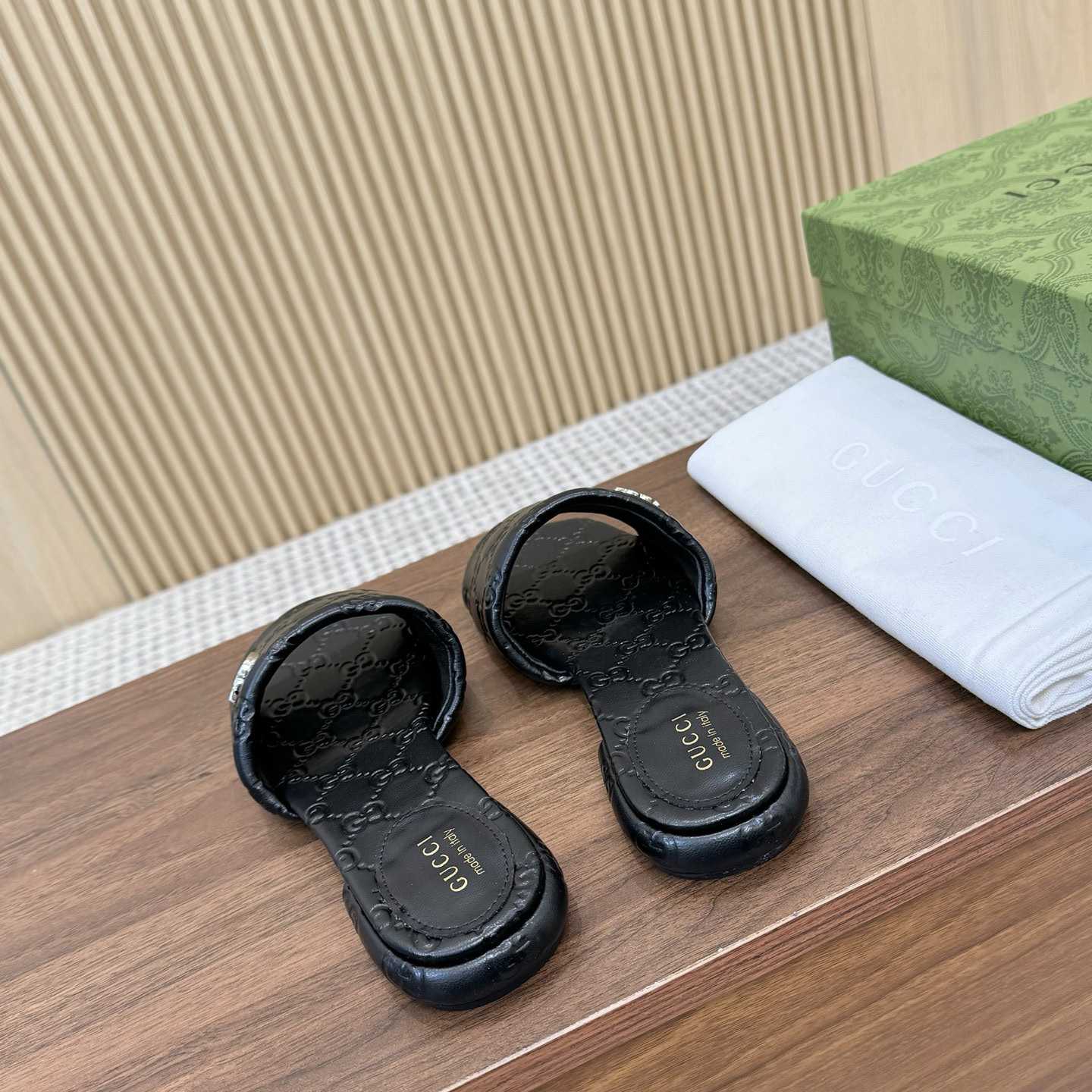 Gucci Women's Slide Sandal With Double G - DesignerGu