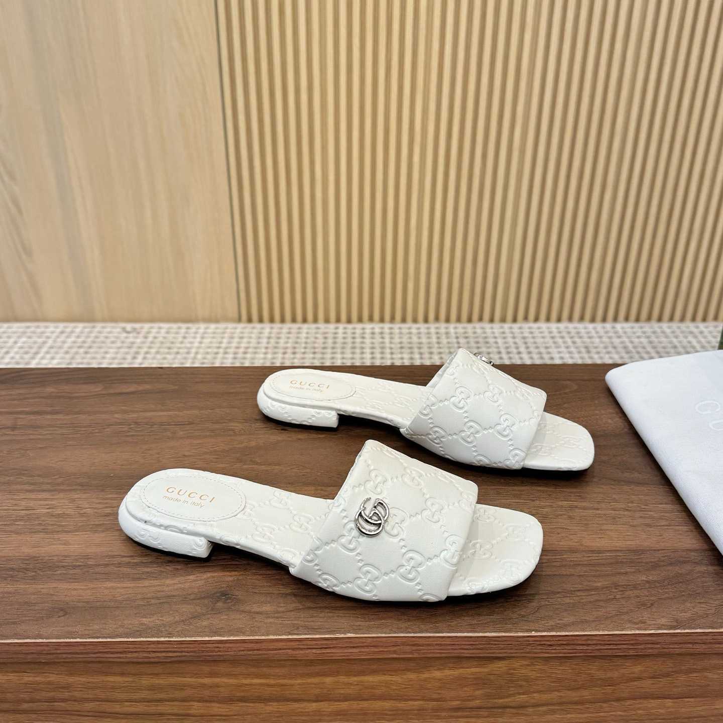 Gucci Women's Slide Sandal With Double G - DesignerGu