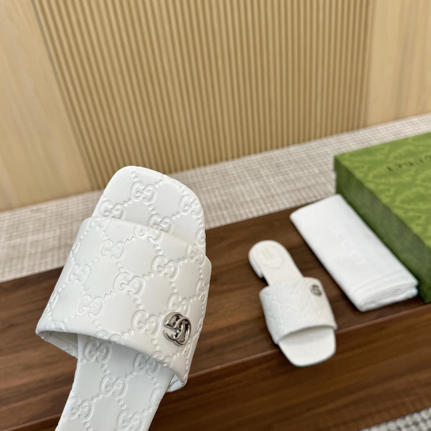 Gucci Women's Slide Sandal With Double G - DesignerGu