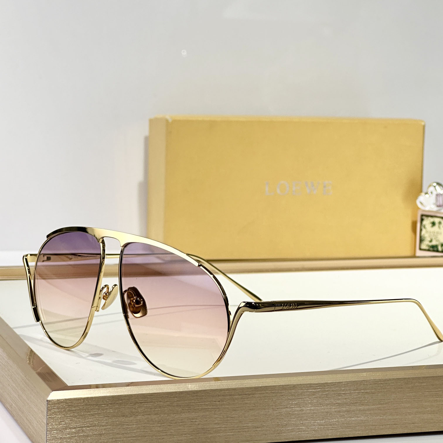 Loewe Hillock Sunglasses   LW40180U - DesignerGu