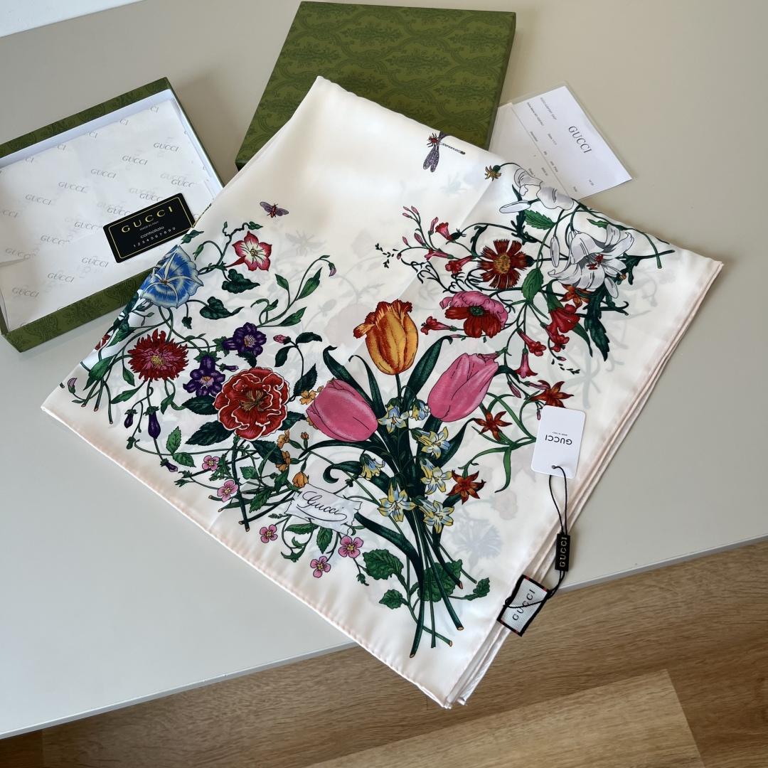 Gucci Printed Silk Twill Carré - DesignerGu