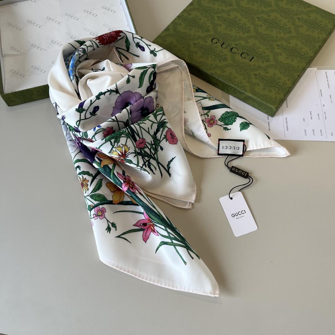 Gucci Printed Silk Twill Carré - DesignerGu