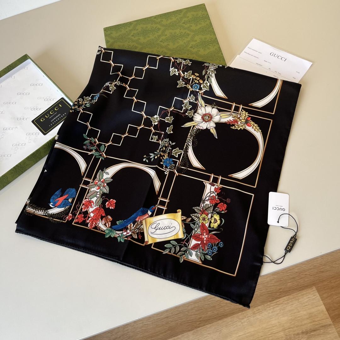 Gucci Printed Silk Twill Carré - DesignerGu