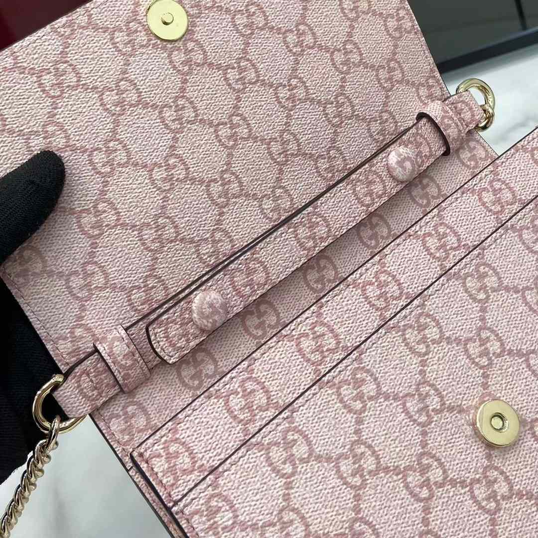Gucci GG Emblem Wallet On Chain - DesignerGu