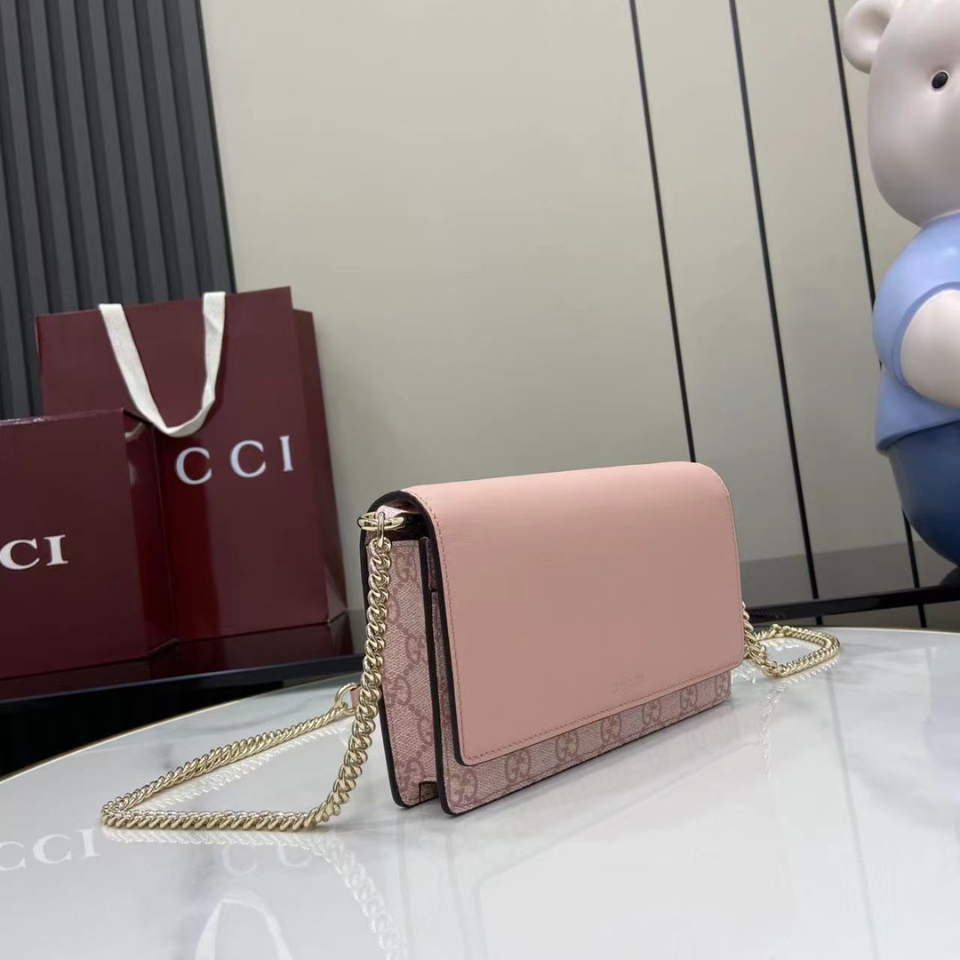 Gucci GG Emblem Wallet On Chain - DesignerGu
