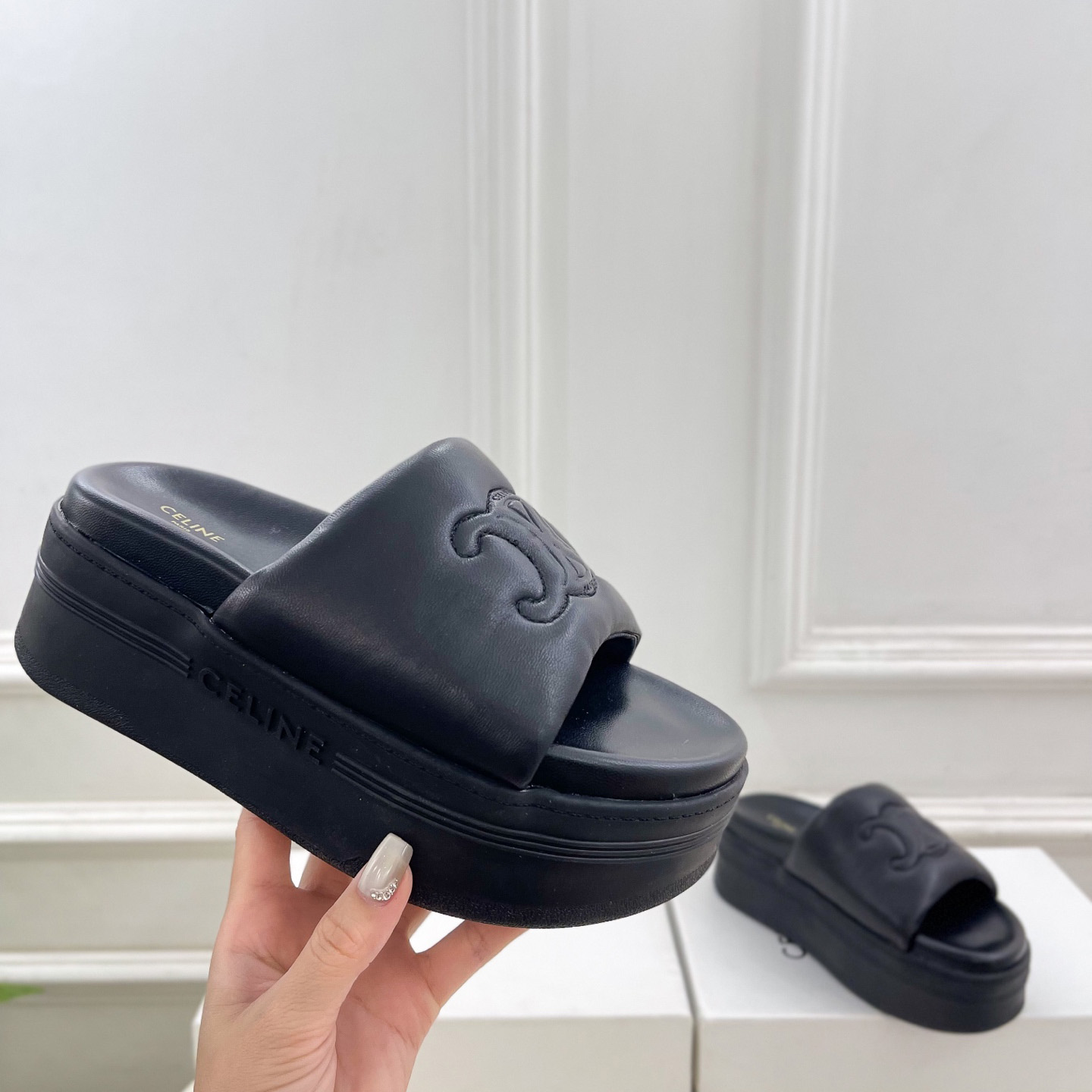 Celine Block Slide With Triomphe In Lambskin - DesignerGu