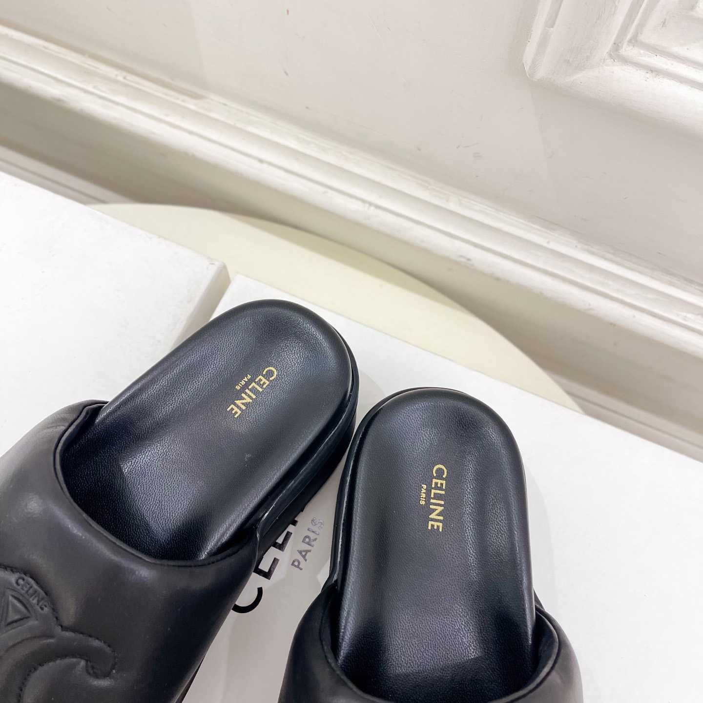 Celine Block Slide With Triomphe In Lambskin - DesignerGu