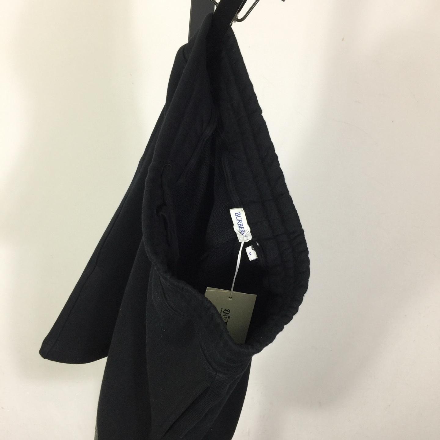 Burberry EKD Badge Cotton Shorts - DesignerGu