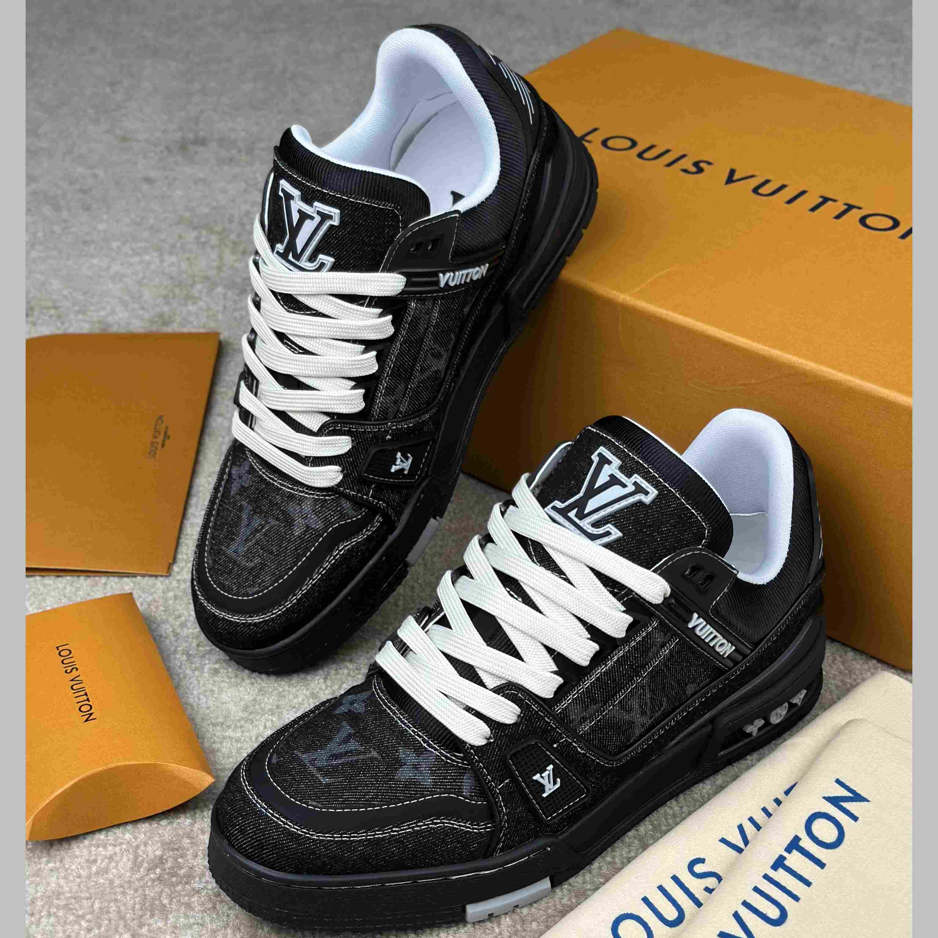 Louis Vuitton LV Trainer Sneaker  1AHSZR - DesignerGu